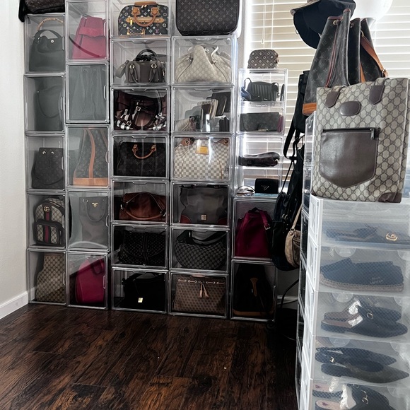 Meet your Posher, Chloe - Picture 3 of 3